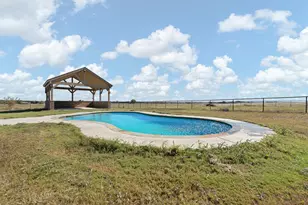 201 Hughes Ln, Grandview, TX 76050 - Photo 32