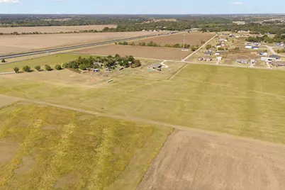 201 Hughes Lane, Grandview, TX 76050 - Photo 8