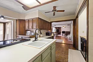 302 W Main St, Honey Grove, TX 75446 - Photo 18