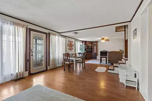 302 W Main St, Honey Grove, TX 75446 - Photo 10