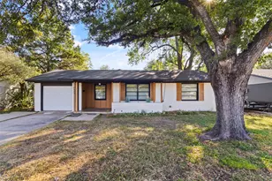 1809 Balla Way, Grand Prairie, TX 75051 - Photo 2