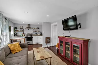 201 S Jones Street, Granbury, TX 76048 - Photo 32