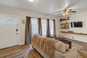 201 S Jones St, Granbury, TX 76048 - Photo 18