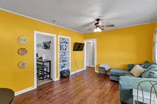 201 S Jones St, Granbury, TX 76048 - Photo 8