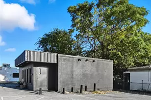 300 E Pennsylvania Ave, Fort Worth, TX 76104 - Photo 1