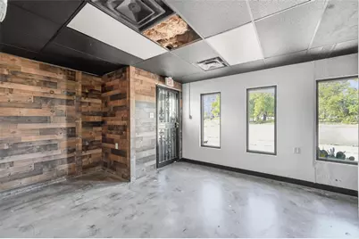 300 E Pennsylvania Avenue, Fort Worth, TX 76104 - Photo 2