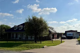 1333 E Highland Rd, Waxahachie, TX 75167 - Photo 1