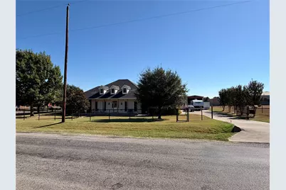 1333 E Highland Road, Waxahachie, TX 75167 - Photo 1