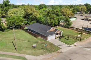 3809 Robert L Parish Sr. Ave, Dallas, TX 75210 - Photo 32