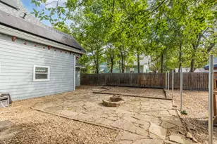 417 W Grand St, Whitewright, TX 75491 - Photo 24