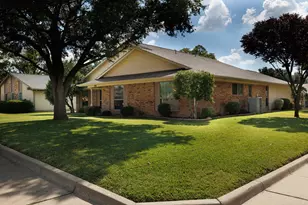 1916 J J Pearce Dr, Richardson, TX 75081 - Photo 2