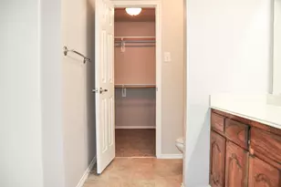 6527 Graceland Dr, Greenville, TX 75402 - Photo 10