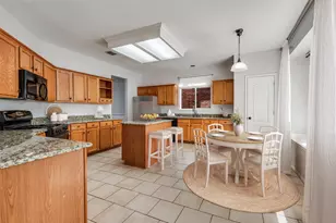 404 E Whitener Rd, Euless, TX 76040 - Photo 8