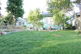 823 Grandview Ave, Dallas, TX 75223 - Photo 36