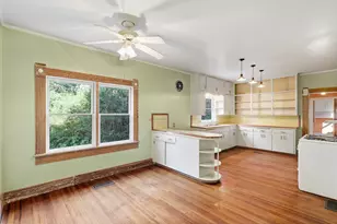 2044 W Oak St, Denton, TX 76201 - Photo 14