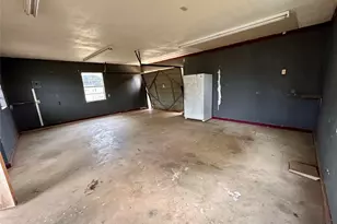 603 W McLain St, Seymour, TX 76380 - Photo 18