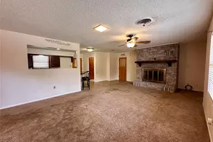 603 W McLain St, Seymour, TX 76380 - Photo 2