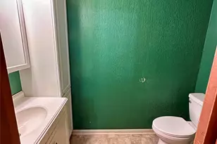 603 W McLain St, Seymour, TX 76380 - Photo 6