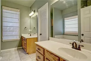 2605 N Locust St, Denton, TX 76209 - Photo 10