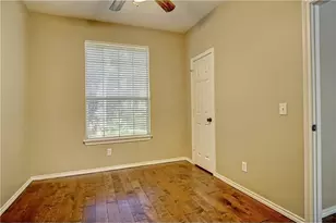 2605 N Locust St, Denton, TX 76209 - Photo 12