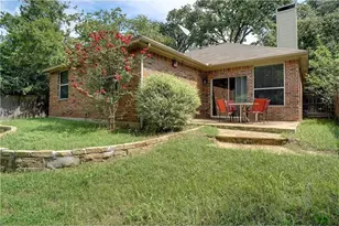 2605 N Locust St, Denton, TX 76209 - Photo 14