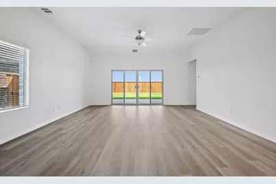 816 Edgehurst Drive, Princeton, TX 75071 - Photo 8