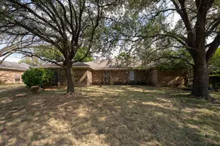 4810 Berridge Ln, Dallas, TX 75227 - Photo 2
