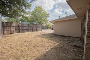 4810 Berridge Ln, Dallas, TX 75227 - Photo 4