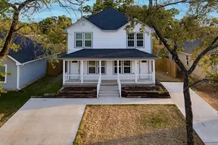 404 E Elm St, Denison, TX 75021 - Photo 1