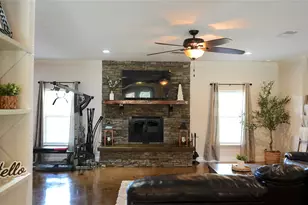 421 Weakes St, Eustace, TX 75124 - Photo 16