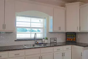 421 Weakes St, Eustace, TX 75124 - Photo 32