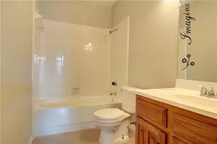 3414 Chesapeake Dr, Arlington, TX 76014 - Photo 10