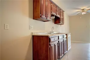 3414 Chesapeake Dr, Arlington, TX 76014 - Photo 4