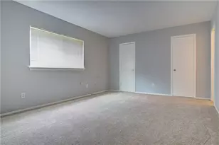 3414 Chesapeake Dr, Arlington, TX 76014 - Photo 8