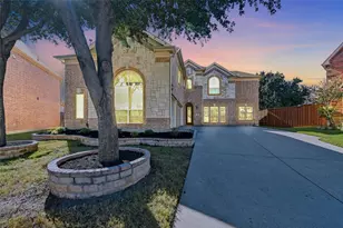 2783 Bridgewater Dr, Grand Prairie, TX 75054 - Photo 2