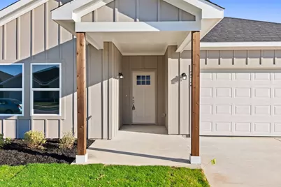 212 Lead Creek Drive, Fort Worth, TX 76131 - Photo 2