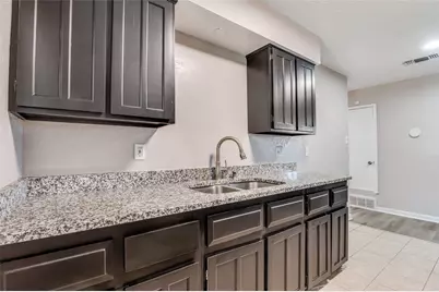 735 Middale Road, Duncanville, TX 75116 - Photo 10