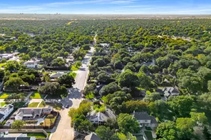 10406 Crestover Dr, Dallas, TX 75229 - Photo 30