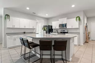 228 Abingdon St, Azle, TX 76020 - Photo 8