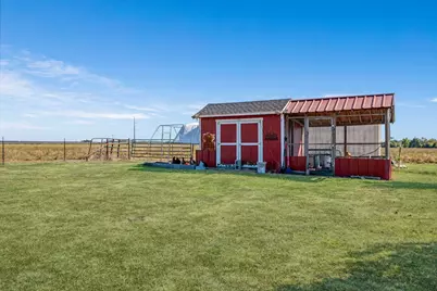 600 County Road 17050, Deport, TX 75435 - Photo 34