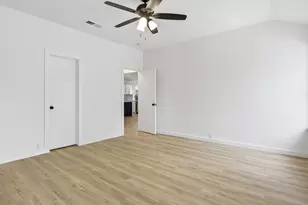 1013 Grand Central Pkwy, Saginaw, TX 76131 - Photo 20