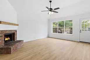 1013 Grand Central Pkwy, Saginaw, TX 76131 - Photo 16