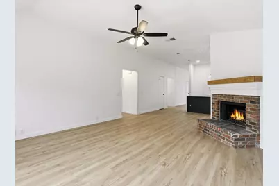 1013 Grand Central Parkway, Saginaw, TX 76131 - Photo 18