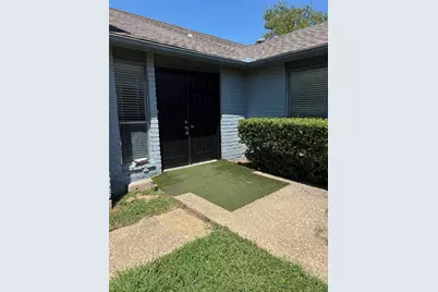 2205 Heritage Circle, Carrollton, TX 75006 - Photo 2