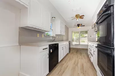 586 Abilene Drive, Lewisville, TX 75067 - Photo 14