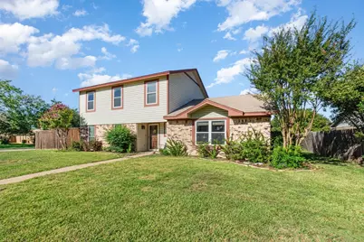 586 Abilene Drive, Lewisville, TX 75067 - Photo 2