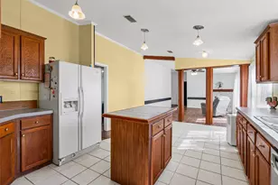 342 Rising View Ct, Weatherford, TX 76085 - Photo 6