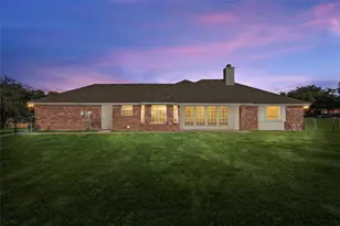 601 Christina Dr, Robinson, TX 76706 - Photo 2