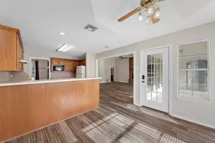 601 Christina Dr, Robinson, TX 76706 - Photo 8