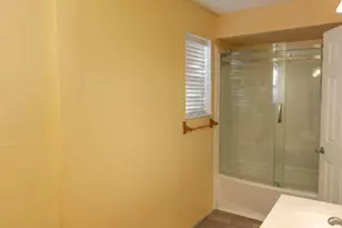 1521 W Springcrest Cir, Lancaster, TX 75134 - Photo 32